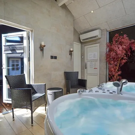 بيت للعطل 4 Bedroom Pet Friendly In Romo